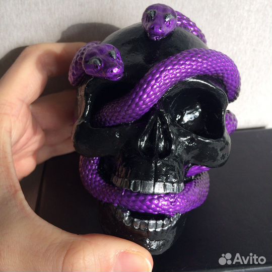 Статуэтка череп