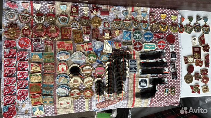 Значки СССР коллекция Я в отпуске до 27 августа