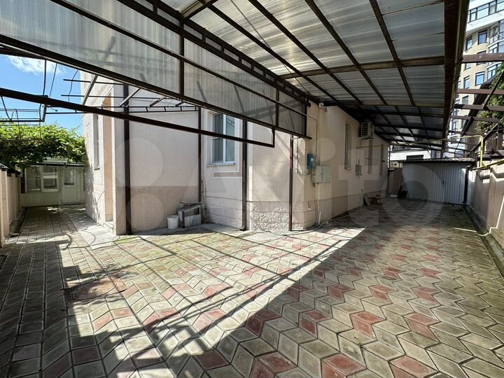 Дом 256 м² на участке 4,2 сот.