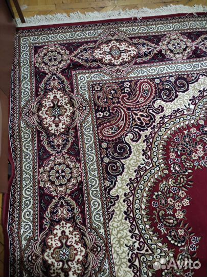 Ковер шерстяной новый