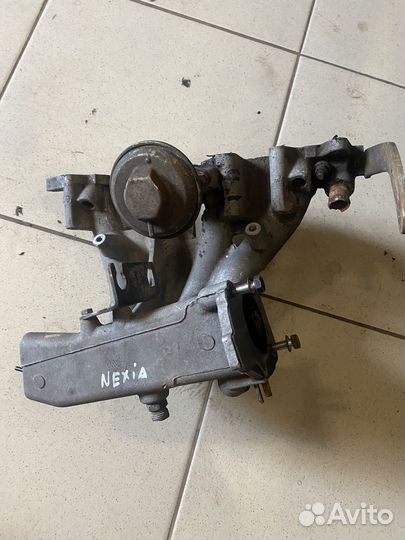 Впускной коллектор б/у Daewoo Nexia.Разбор