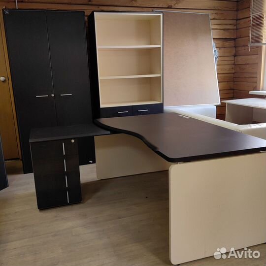 Комплект офисной мебели