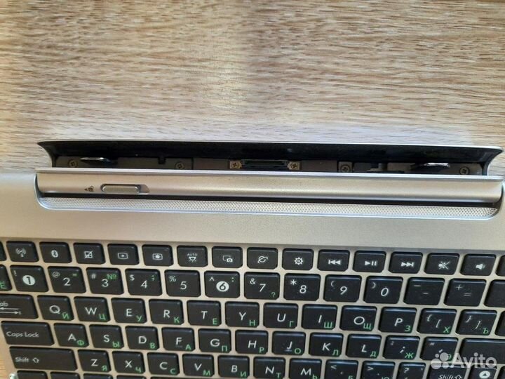 Asus Transformer PAD TF300T планшет с док-станцией