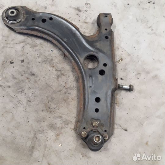 Рычаг передний правый Шкода Октавия тур (А4U1)