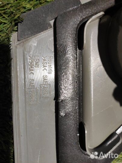 Вставка между стопов задняя левая Nissan Fuga Y50