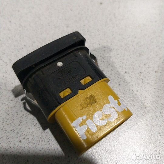 Кнопка стеклоподъемника Fоrd Fосus 2008г