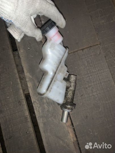 Главный тормозной цилиндр hyundai Solaris