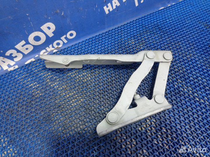 Петля капота Bmw E60 седан 2005