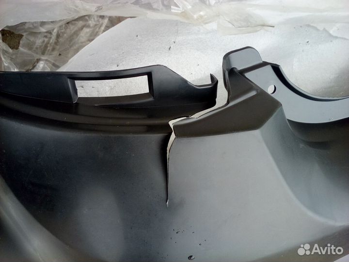 Sandero 2009-2014 задний бампер с трещиной