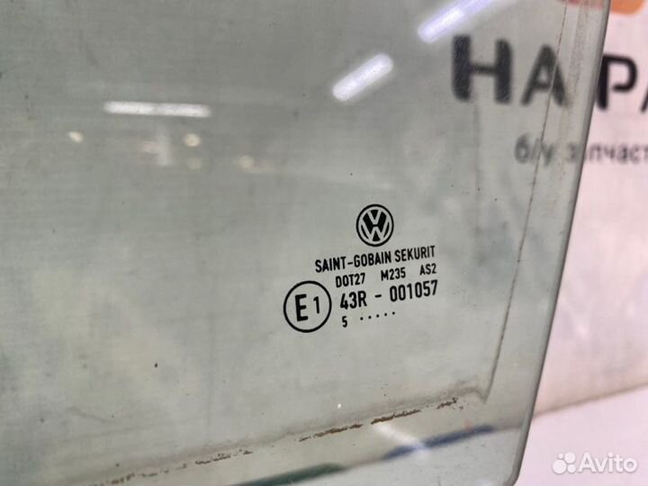 Стекло двери переднее левое Volkswagen Golf MK5