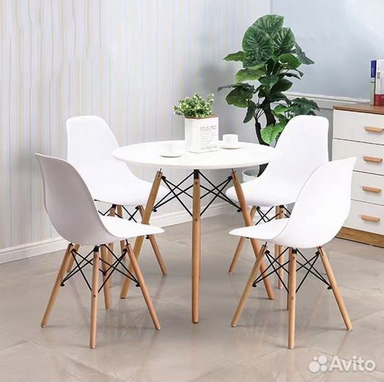 Стулья белые DSW Eames (комплект 4 шт)