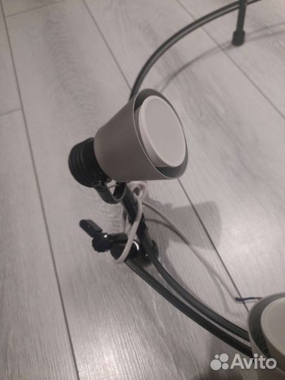 Трековые светильники на шинопроводе