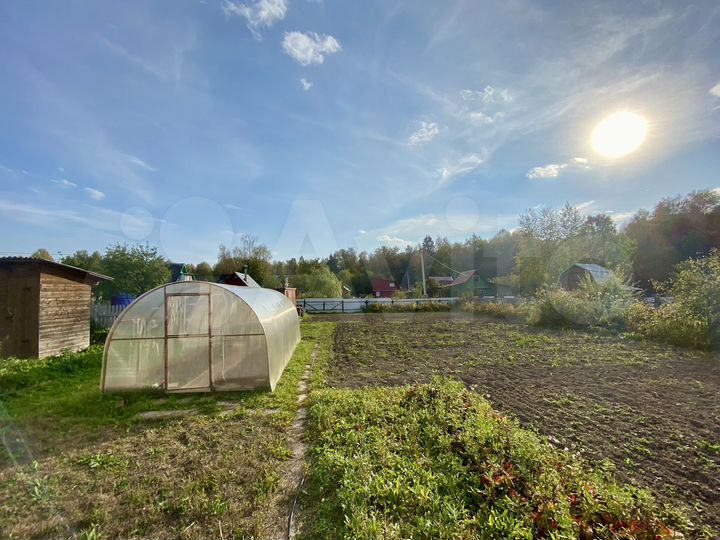 Дом 32 м² на участке 8,4 сот.