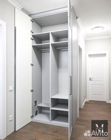 Распашной шкаф