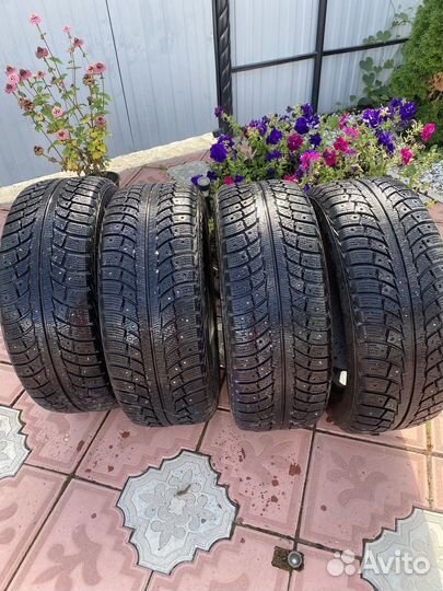 Gislaved Nord Frost 5 215/55 R16