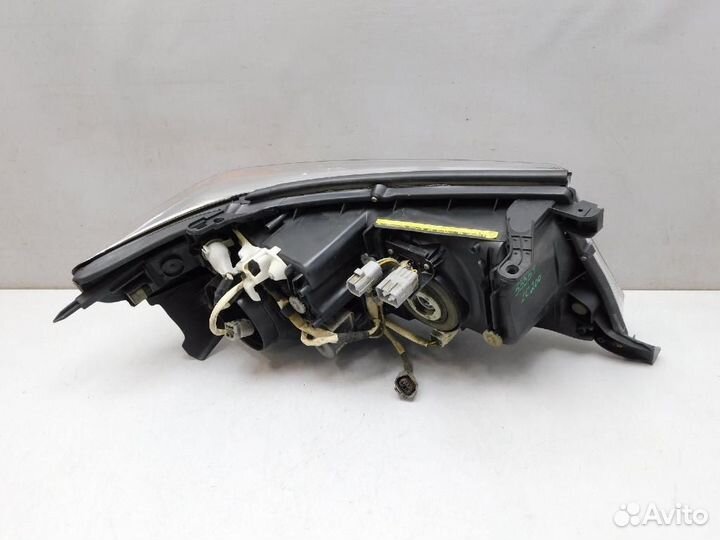 Фара левая Toyota Land Cruiser