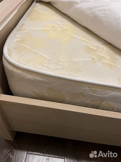 Кровать полуторка с матрасом