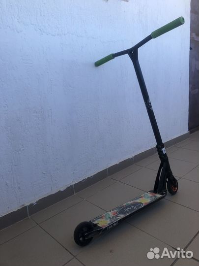 Трюковой самокат limit