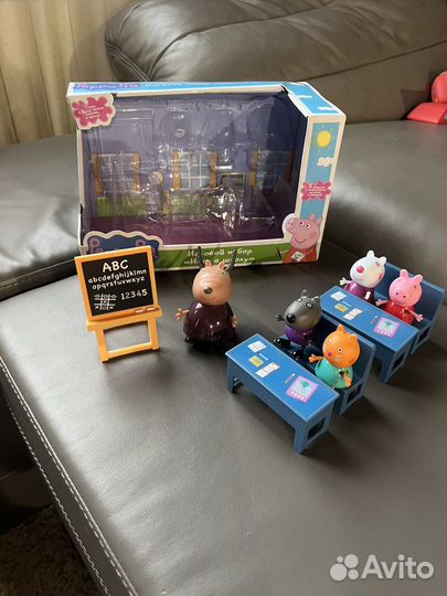 Детские игрушки наборы Свинка Пеппа школа машина