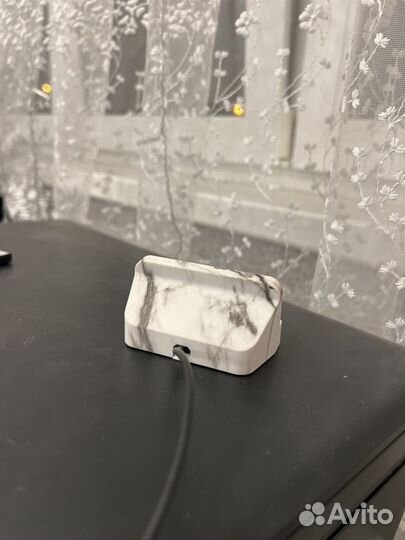 Зарядка подставка на iPhone lightning