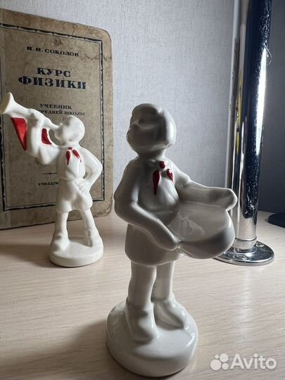 Статуэтки фарфор Пионеры