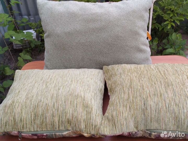 Подушки, постельное белье (всё новое)