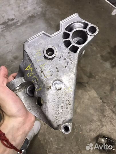 Кронштейн двигателя гольф 4