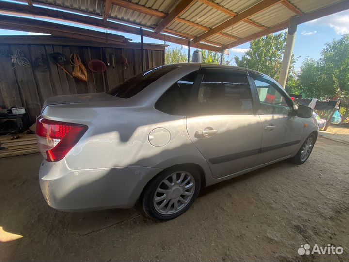 LADA Granta 1.6 МТ, 2014, битый, 195 809 км