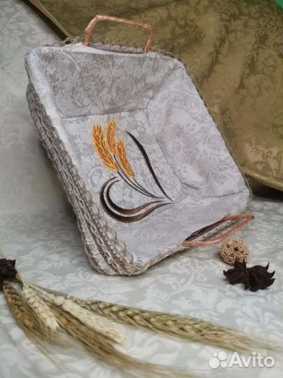 Корзинка с мешочком для хлеба