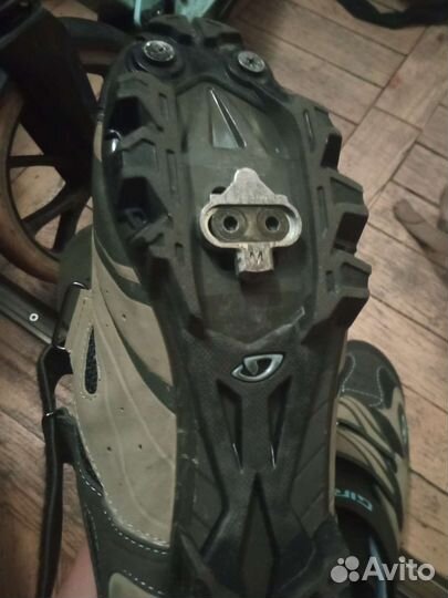 Велоботинки 40рр жен giro контактные