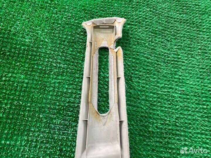 Обшивка стойки лев. Toyota Land cruiser