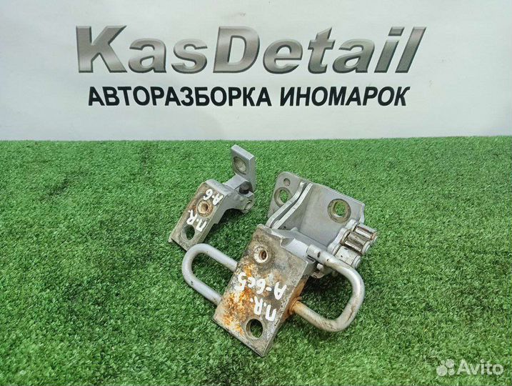 Петли передней правой двери Audi A6 C5