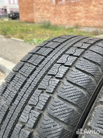 Toyo Winter Tranpath MK4a 225/55 R17
