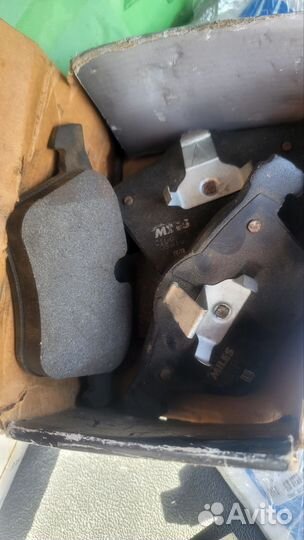 Тормозные колодки Miles E100305