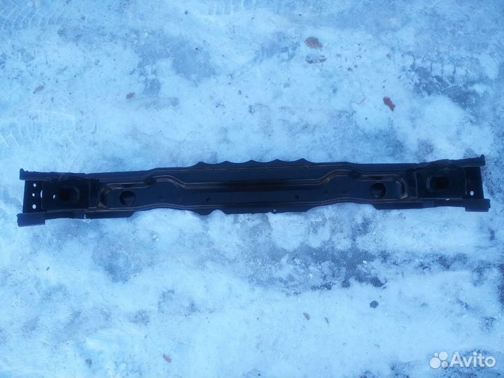 Подрамник радиатора