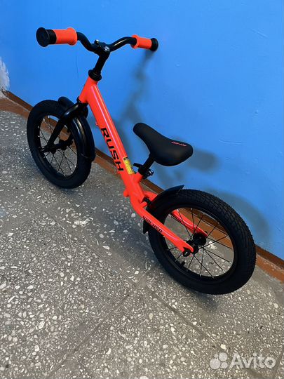 Новый беговел Rush Hour Walker 14