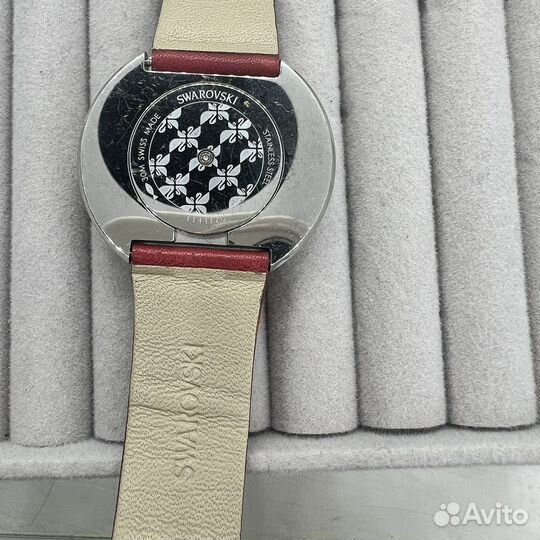 Часы Swarovski красные