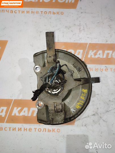 Кулак передний правый Mitsubishi Outlander