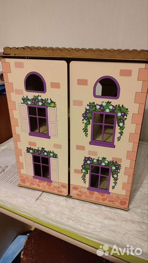 Большой кукольный домик