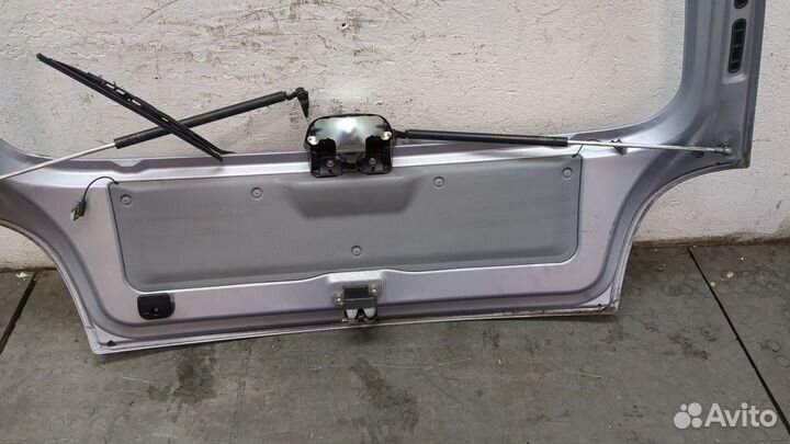 Крышка багажника Toyota Starlet