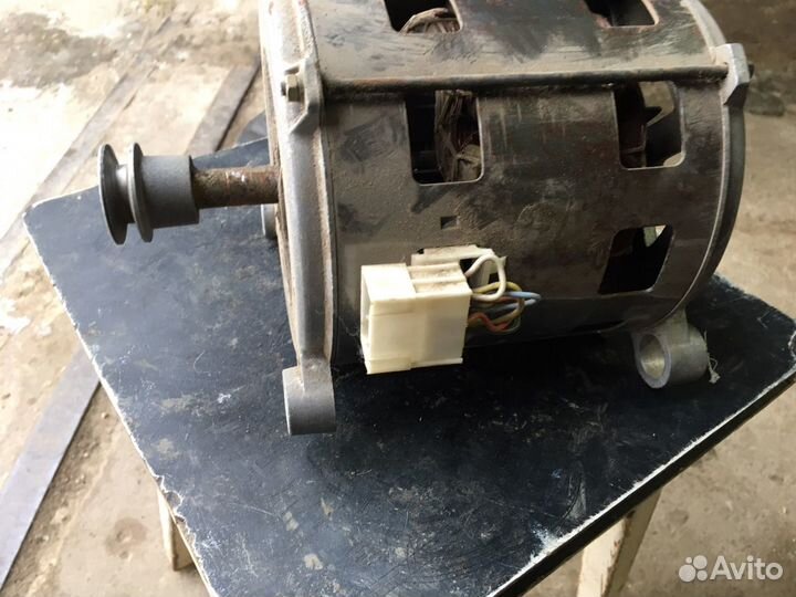 Двигататель стиральной машины