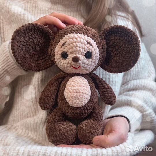 Вязаный плюшевый чебурашка