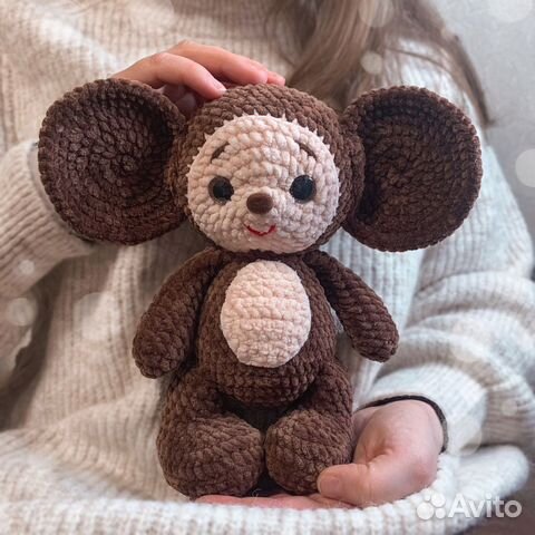 Вязаный плюшевый чебурашка