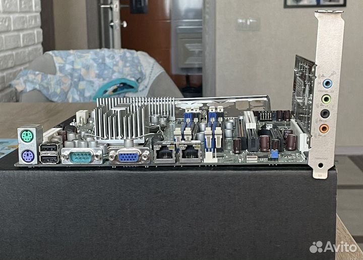 Материнская плата 775