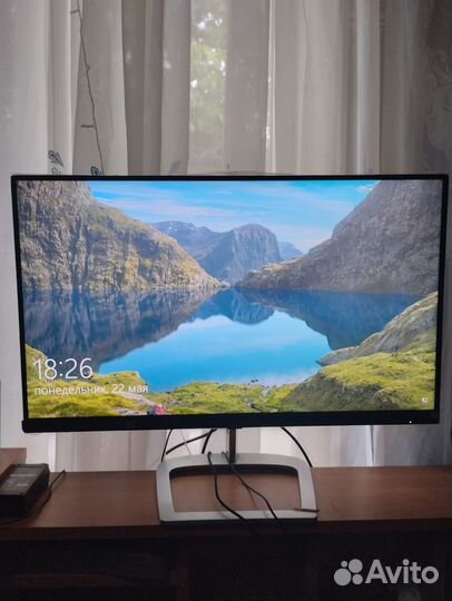 Монитор Philips 27