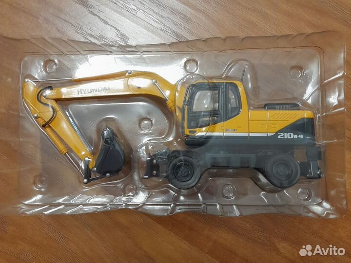 Экскаватор Hyundai 210w-9