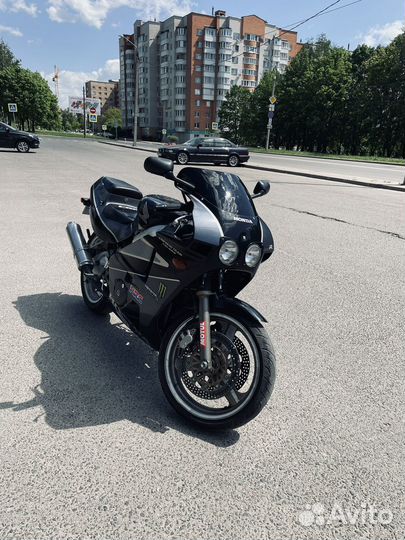 Honda CBR 400rr