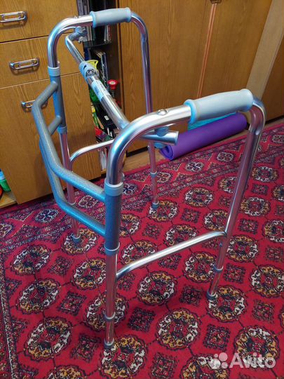 Ходунки для взрослых инвалидов