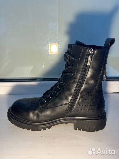 Ботинки женские