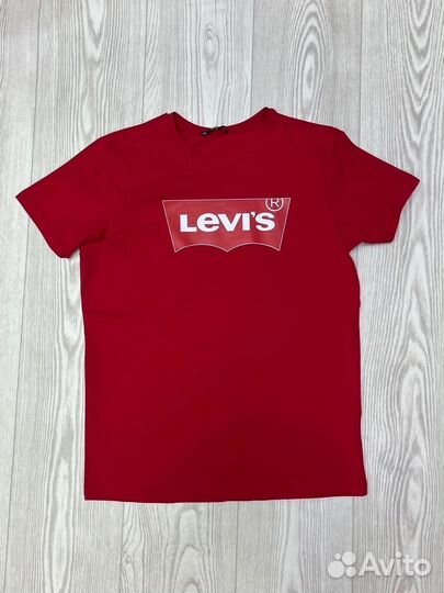 Футболка Levis